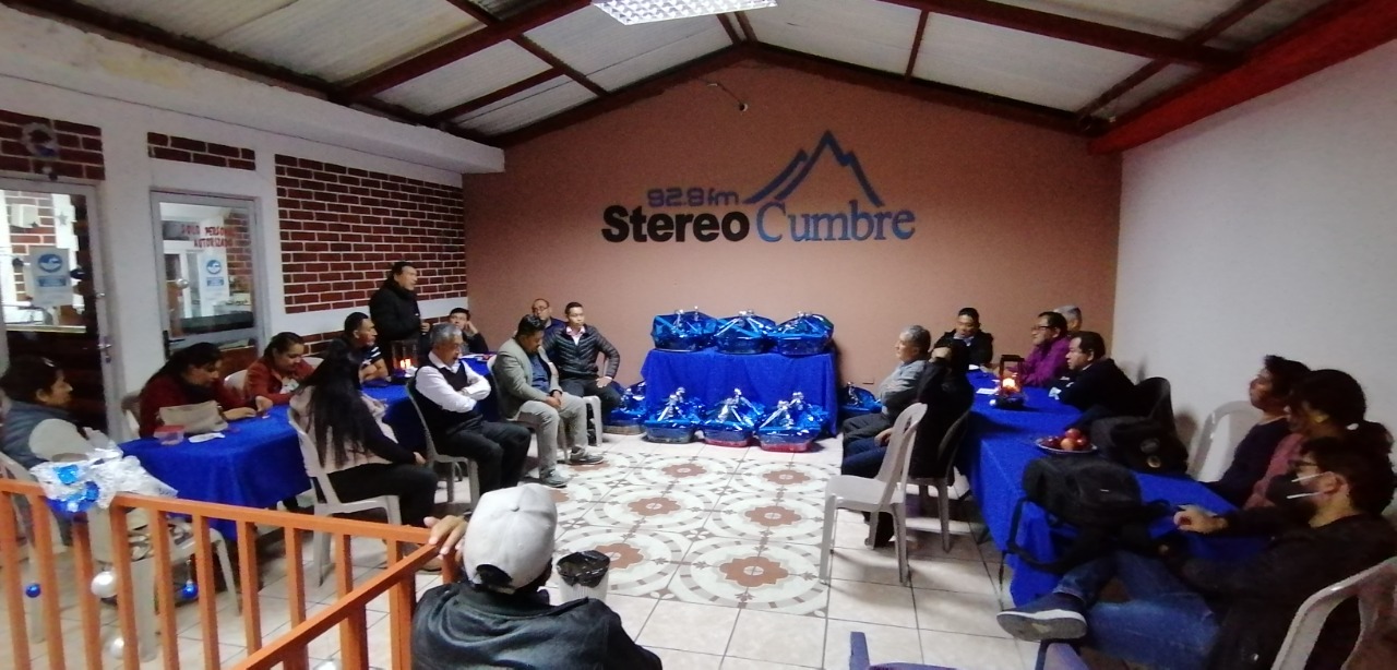 Equipo de Locutores Stereo Cumbre